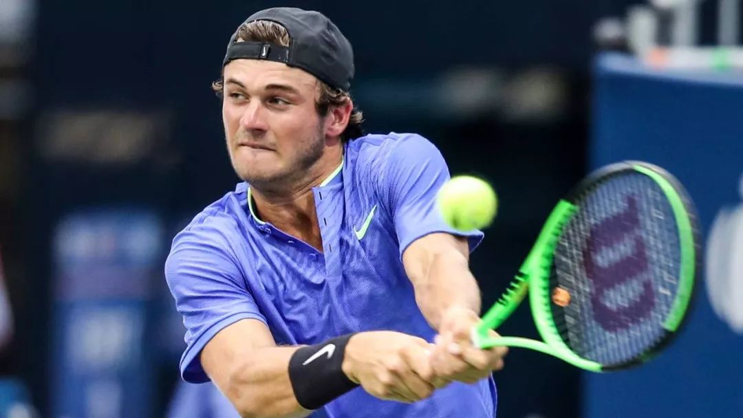 的状态极佳 的状态极佳