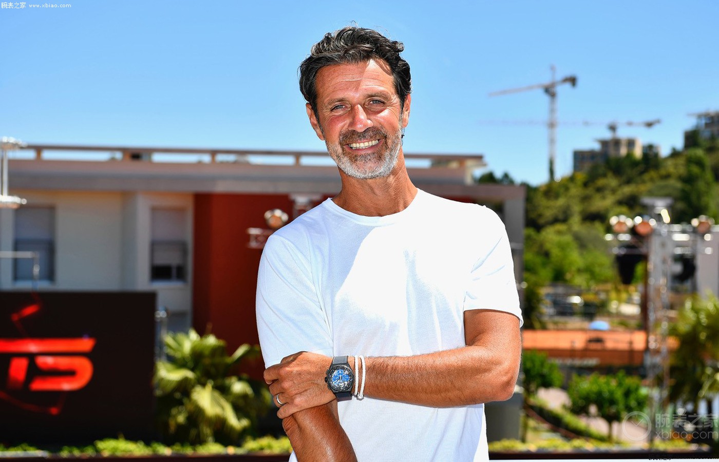 政府通过补 政府通过补